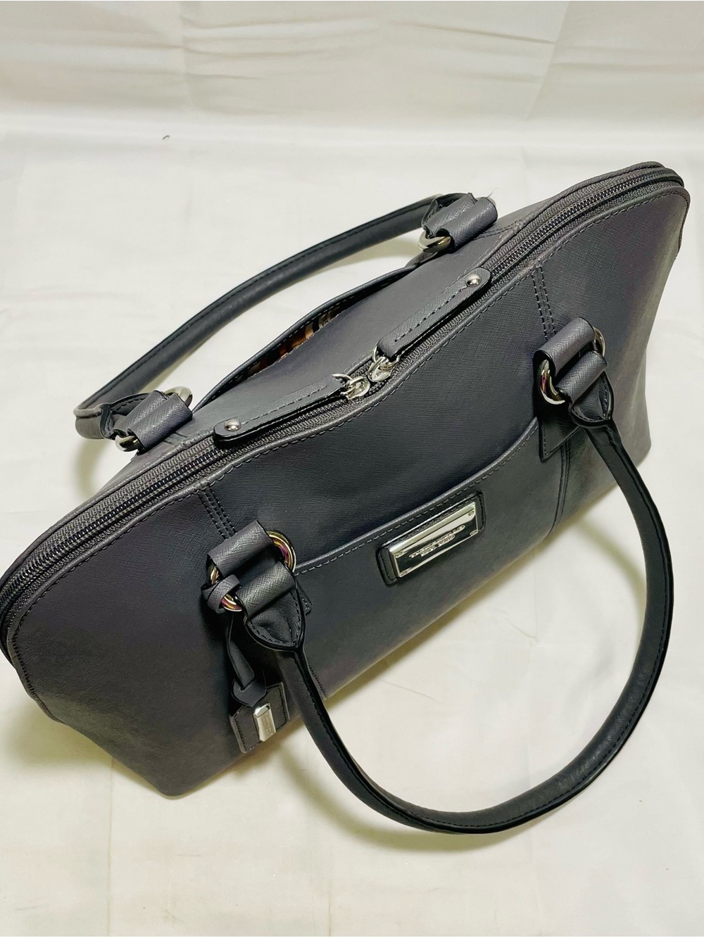 Tignanello "Clean & Classic" Saffiano Leather Satchel / Tote, LNC - Picture 7 of 16